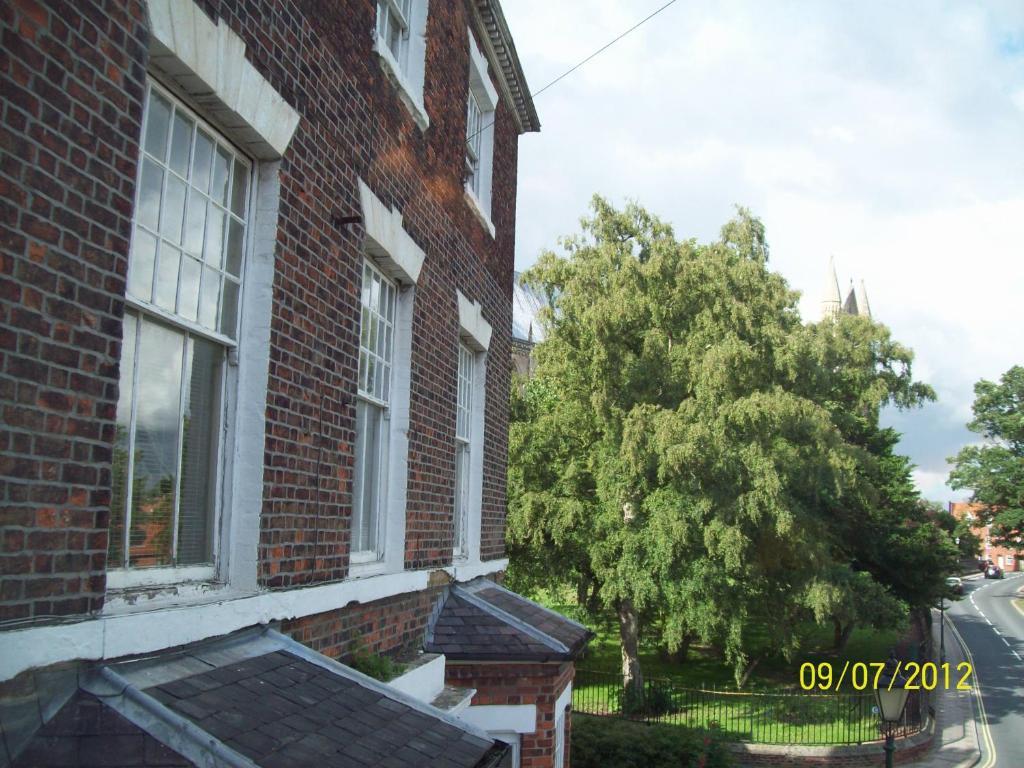 בברלי Minster Garth Guest House חדר תמונה
