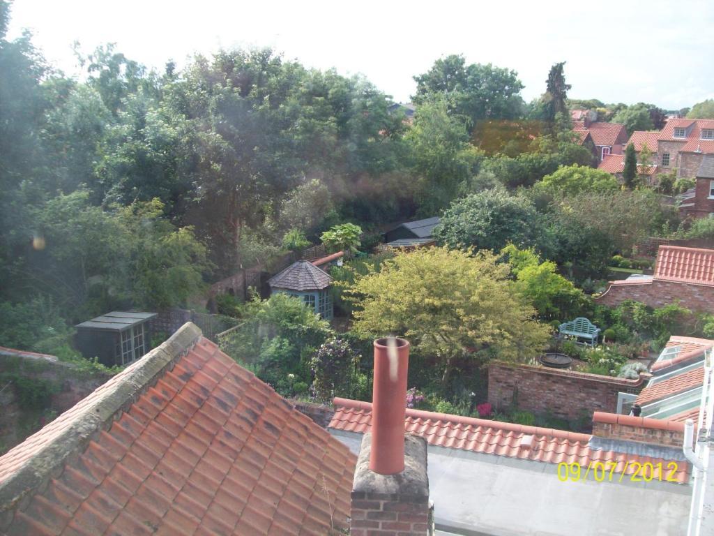 בברלי Minster Garth Guest House חדר תמונה